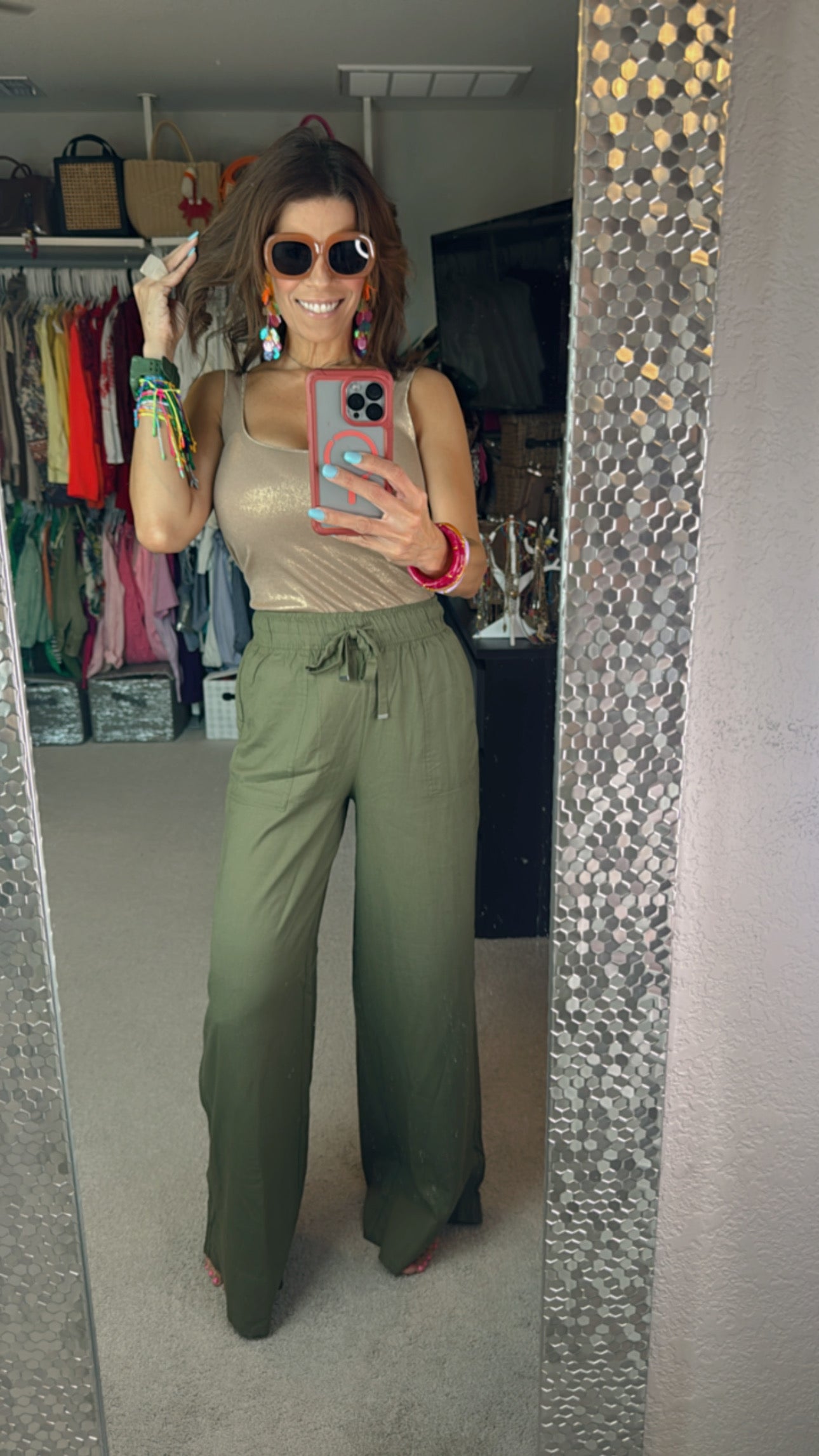 🌴☀️ Aura Tropical: prendas frescas y accesorios vibrantes que llenan tu estilo de energía y alegría ✨