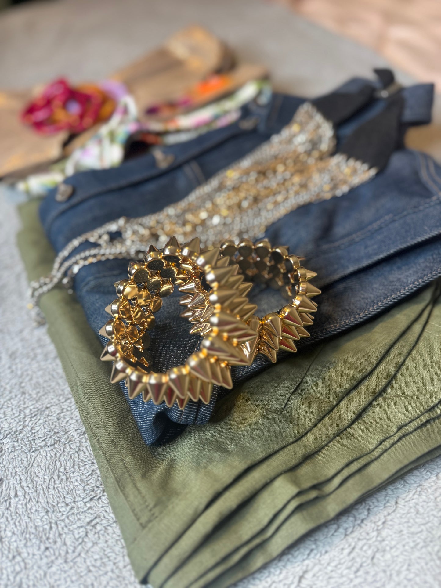 🌴☀️ Aura Tropical: prendas frescas y accesorios vibrantes que llenan tu estilo de energía y alegría ✨