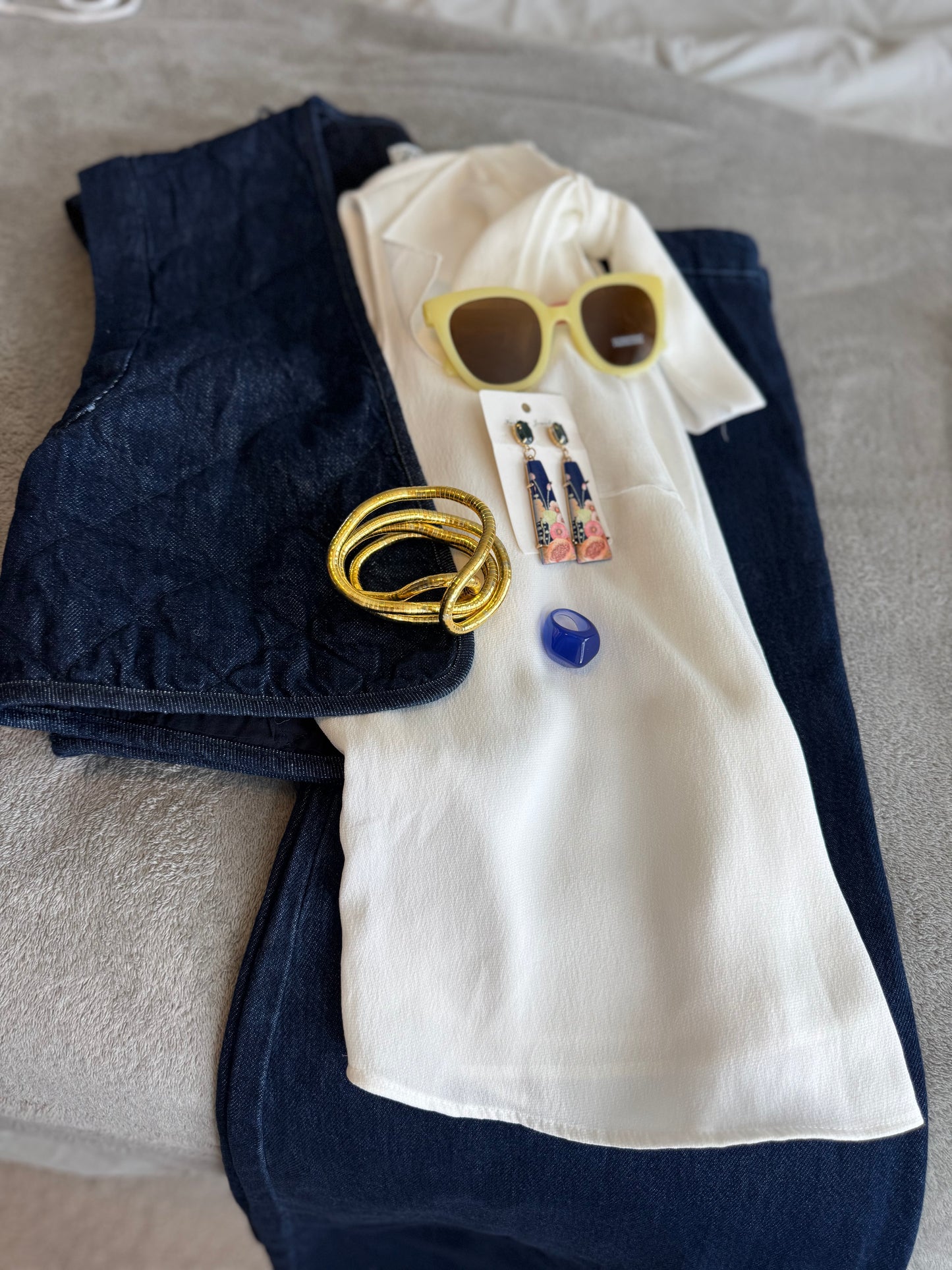 🌆🤍 Perla Urbana: elegancia clásica con un toque moderno y vibrante♥️