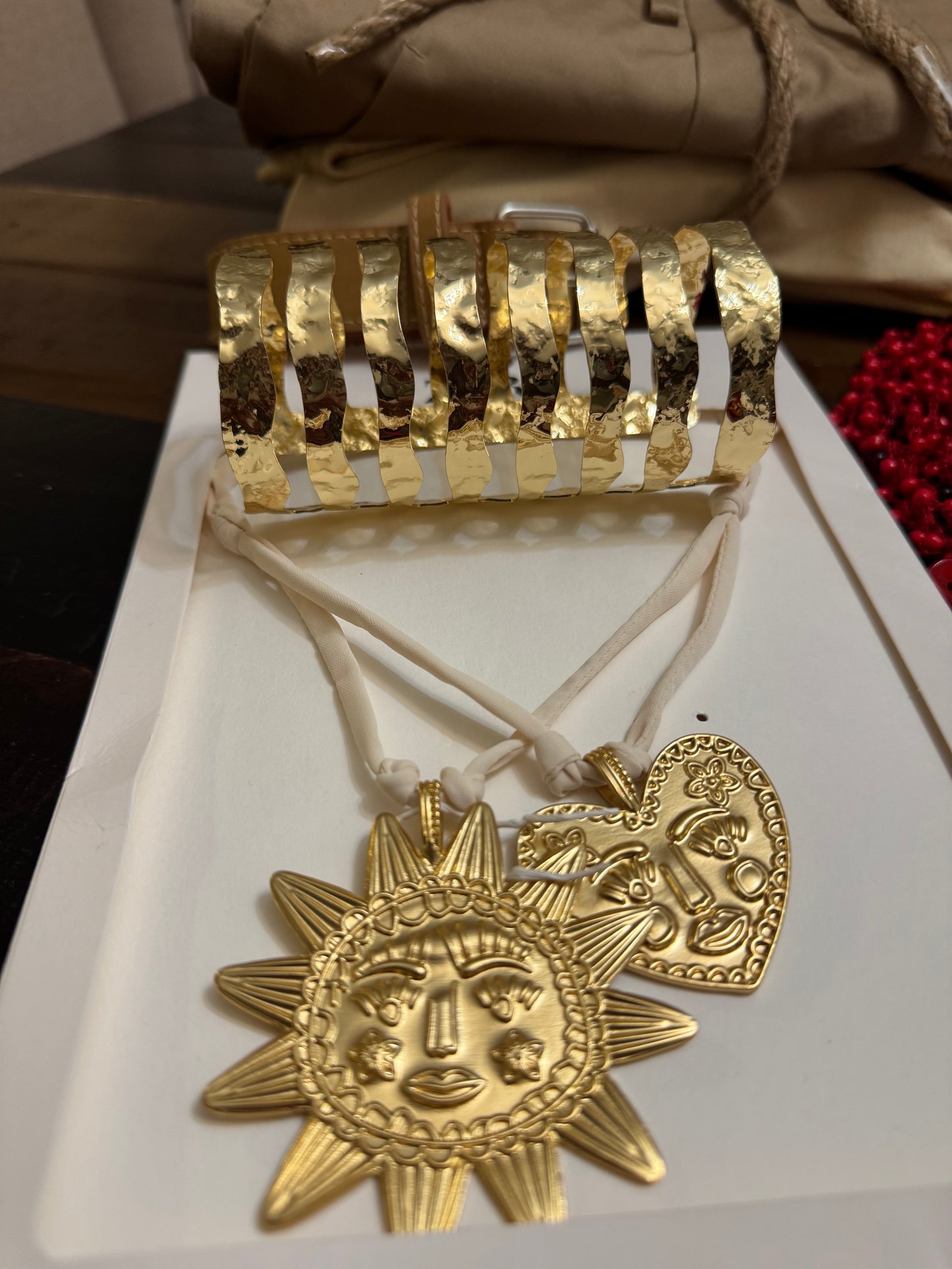 ✨ Golden Red: la fuerza del rojo con el brillo del dorado ✨