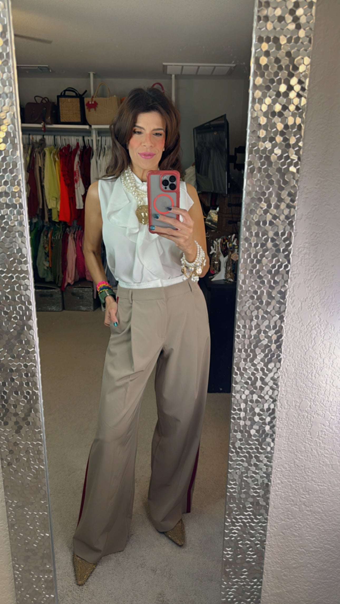 🌆🤍 Perla Urbana: elegancia clásica con un toque moderno y vibrante♥️