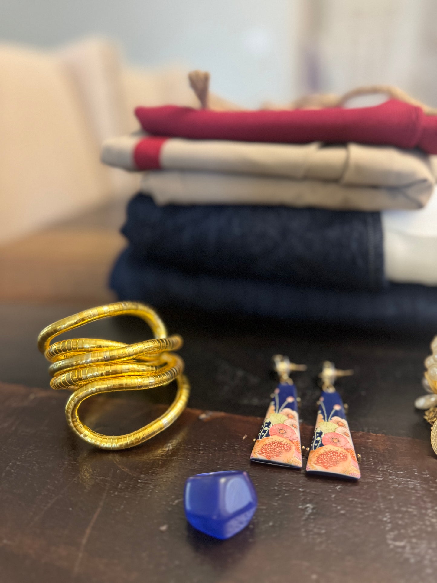 🌆🤍 Perla Urbana: elegancia clásica con un toque moderno y vibrante♥️