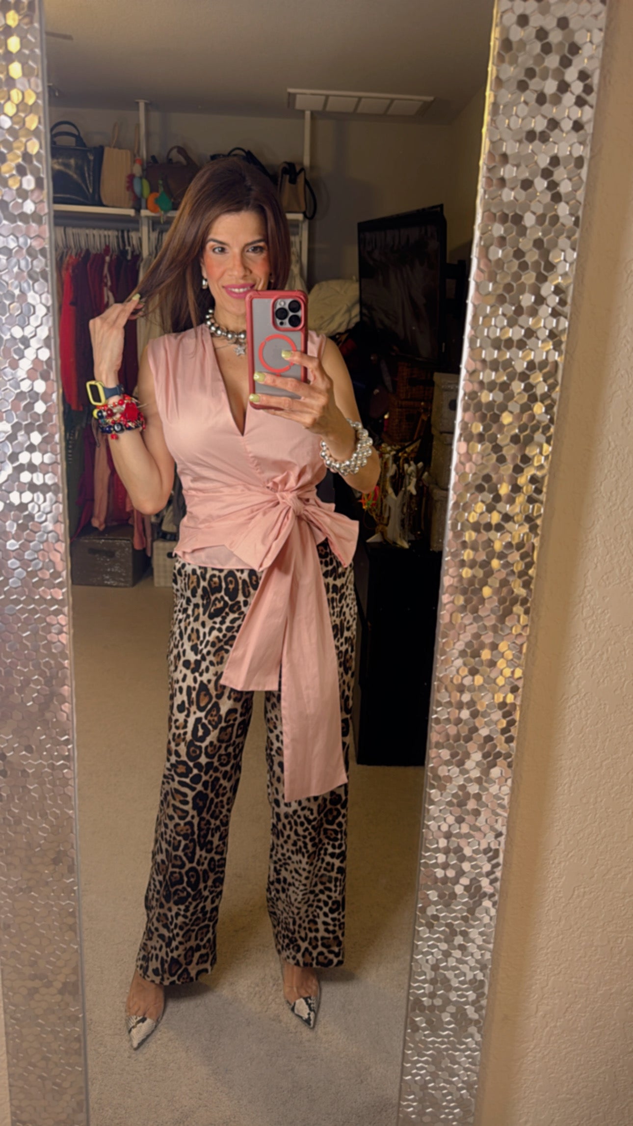🌸🐆 Rosa Salvaje: la dulzura del rosa con la fuerza del animal print en un solo concepto ✨.
