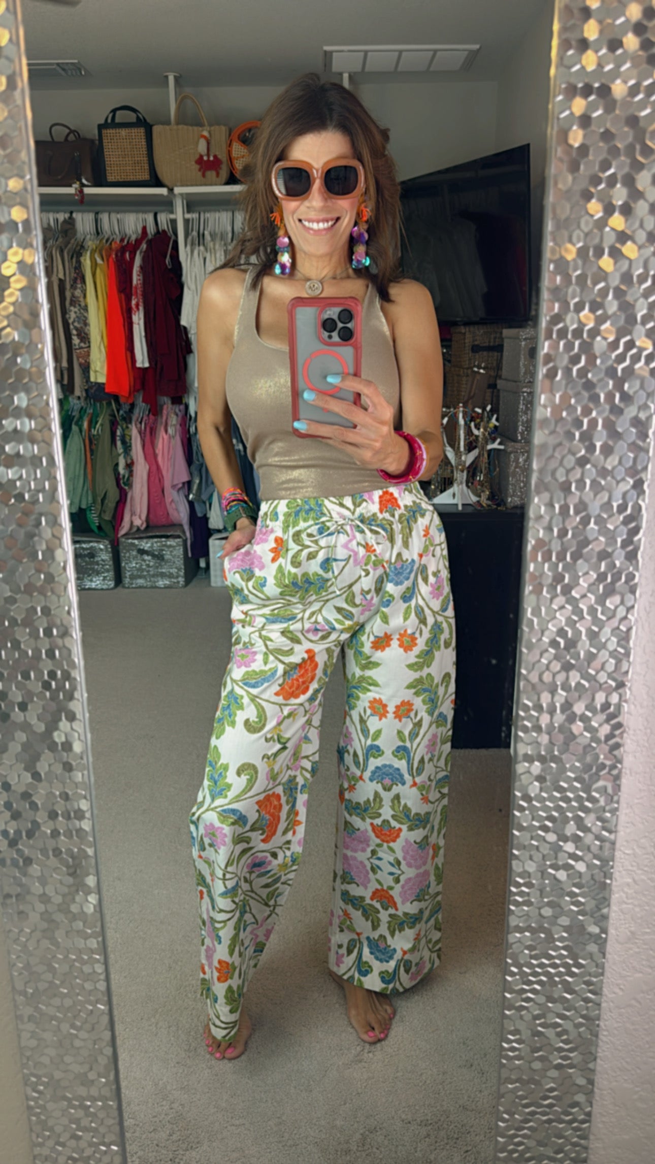 🌴☀️ Aura Tropical: prendas frescas y accesorios vibrantes que llenan tu estilo de energía y alegría ✨