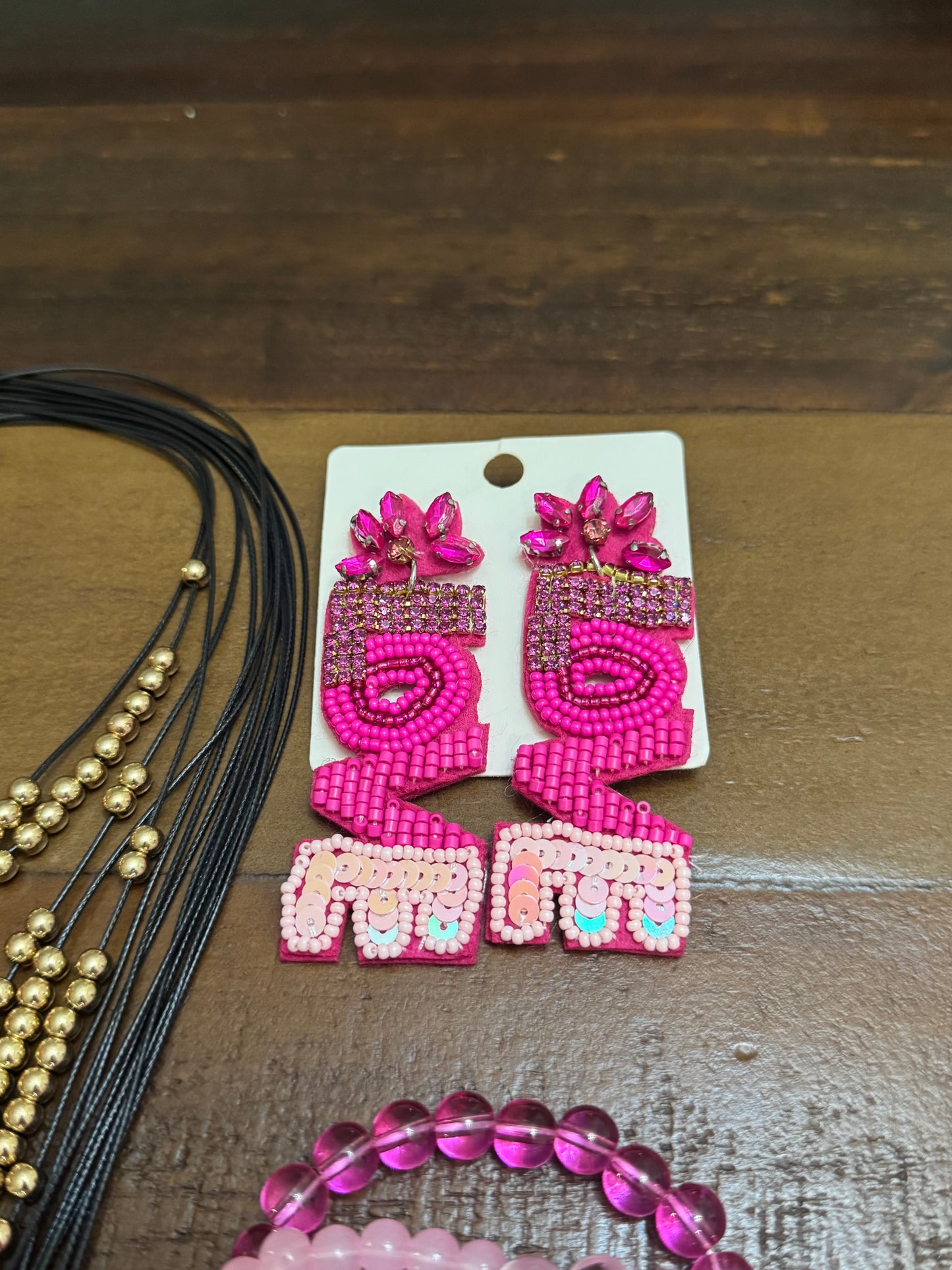 🌺🔥 Flor & Fuego: dos vestidos + accesorios que combinan lo delicado y lo apasionado ✨