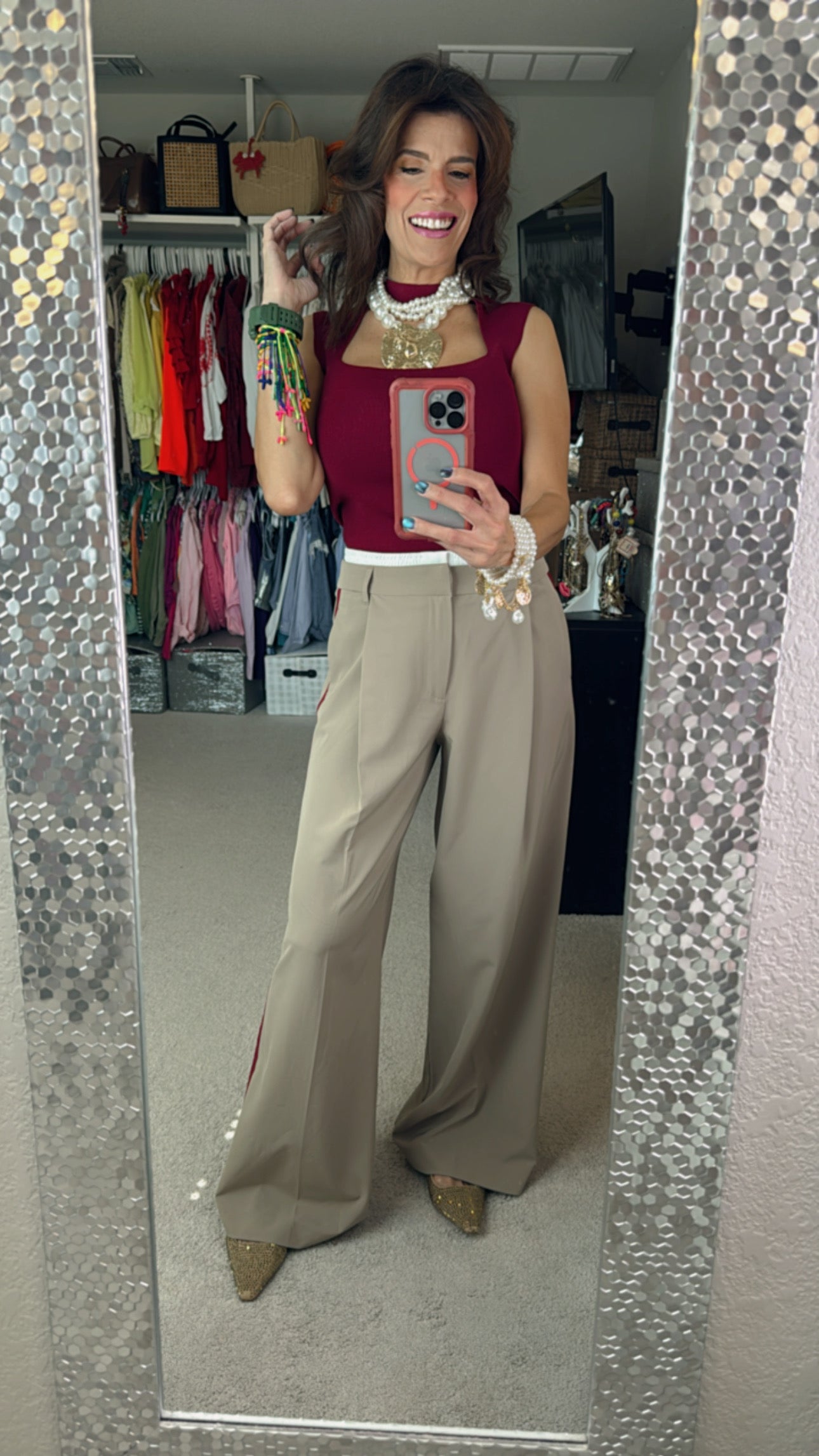 🌆🤍 Perla Urbana: elegancia clásica con un toque moderno y vibrante♥️