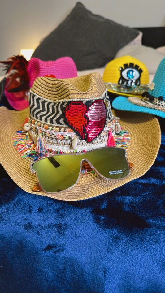 â¨Red Heart Glow Hatâ¨