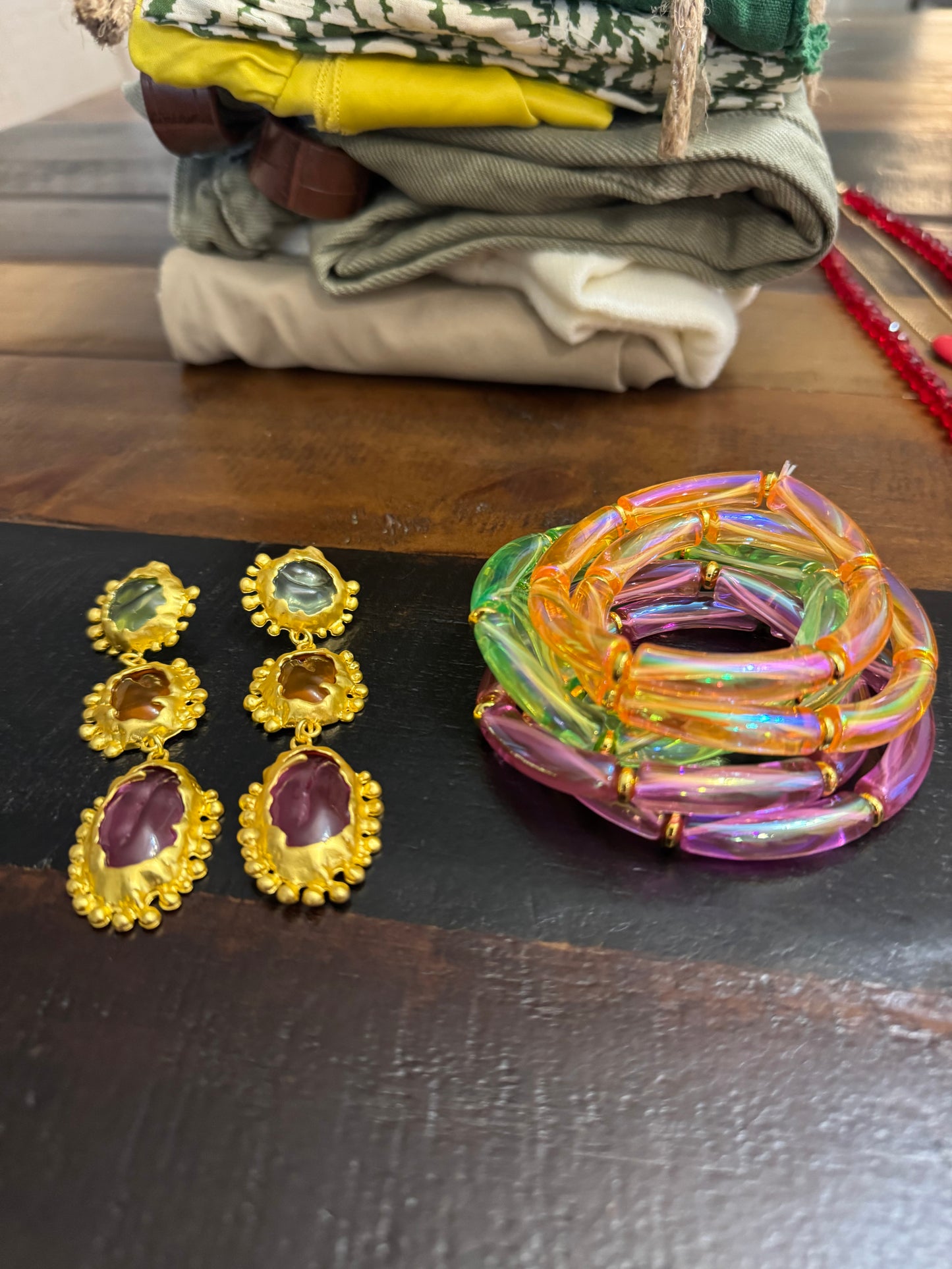 🌱✨ Verde Esencial: prendas frescas y accesorios vibrantes que multiplican tu estilo hasta en 10 looks distintos ✨