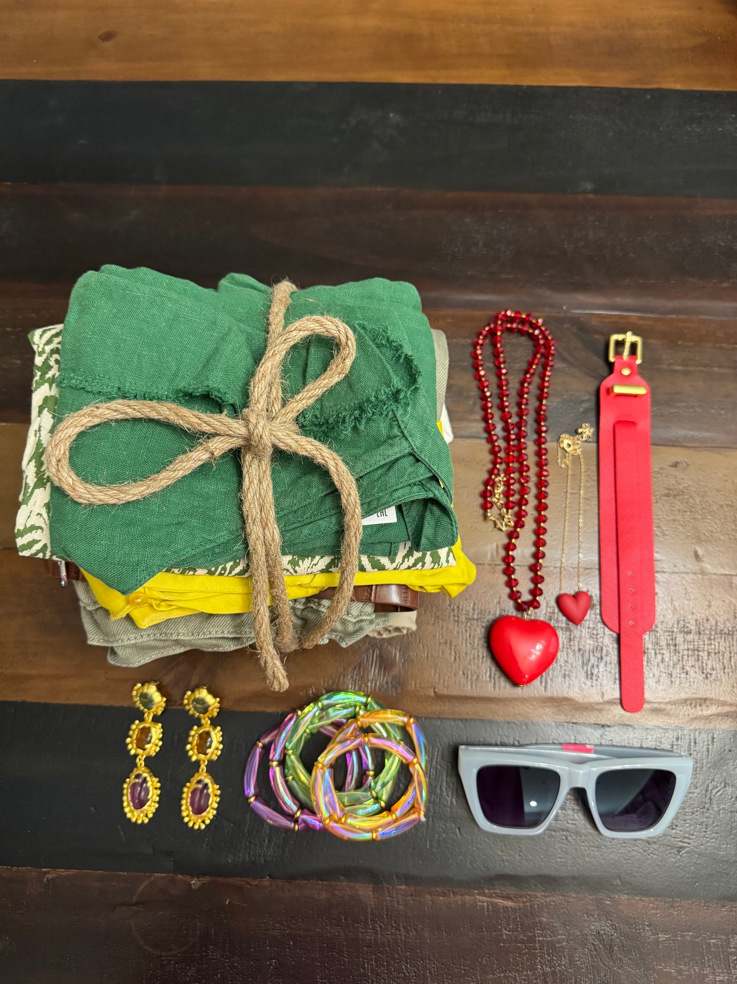 🌱✨ Verde Esencial: prendas frescas y accesorios vibrantes que multiplican tu estilo hasta en 10 looks distintos ✨