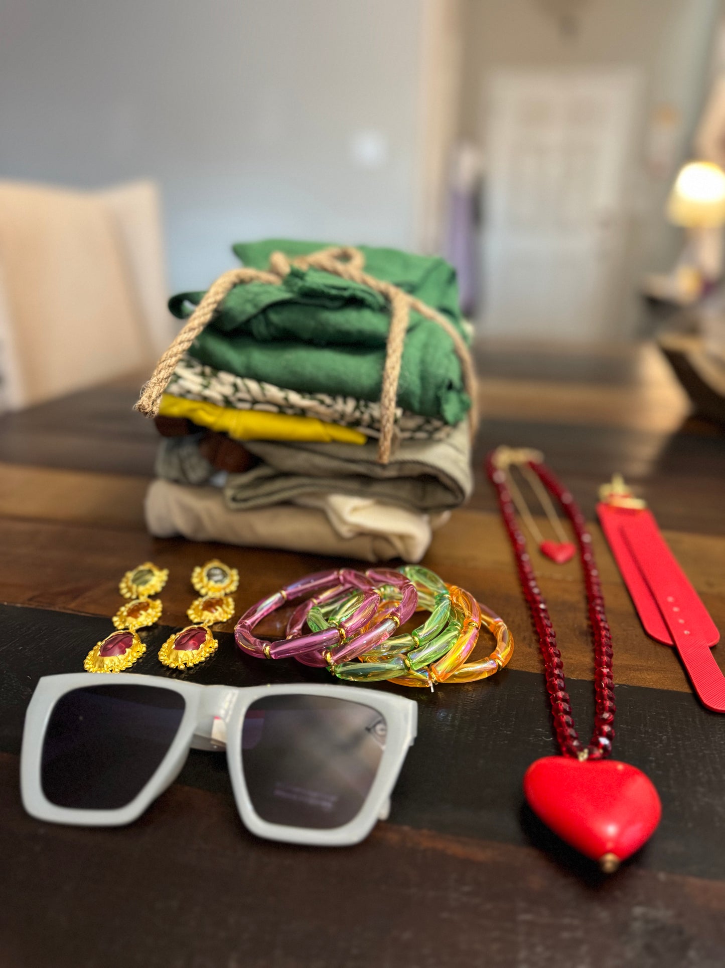 🌱✨ Verde Esencial: prendas frescas y accesorios vibrantes que multiplican tu estilo hasta en 10 looks distintos ✨