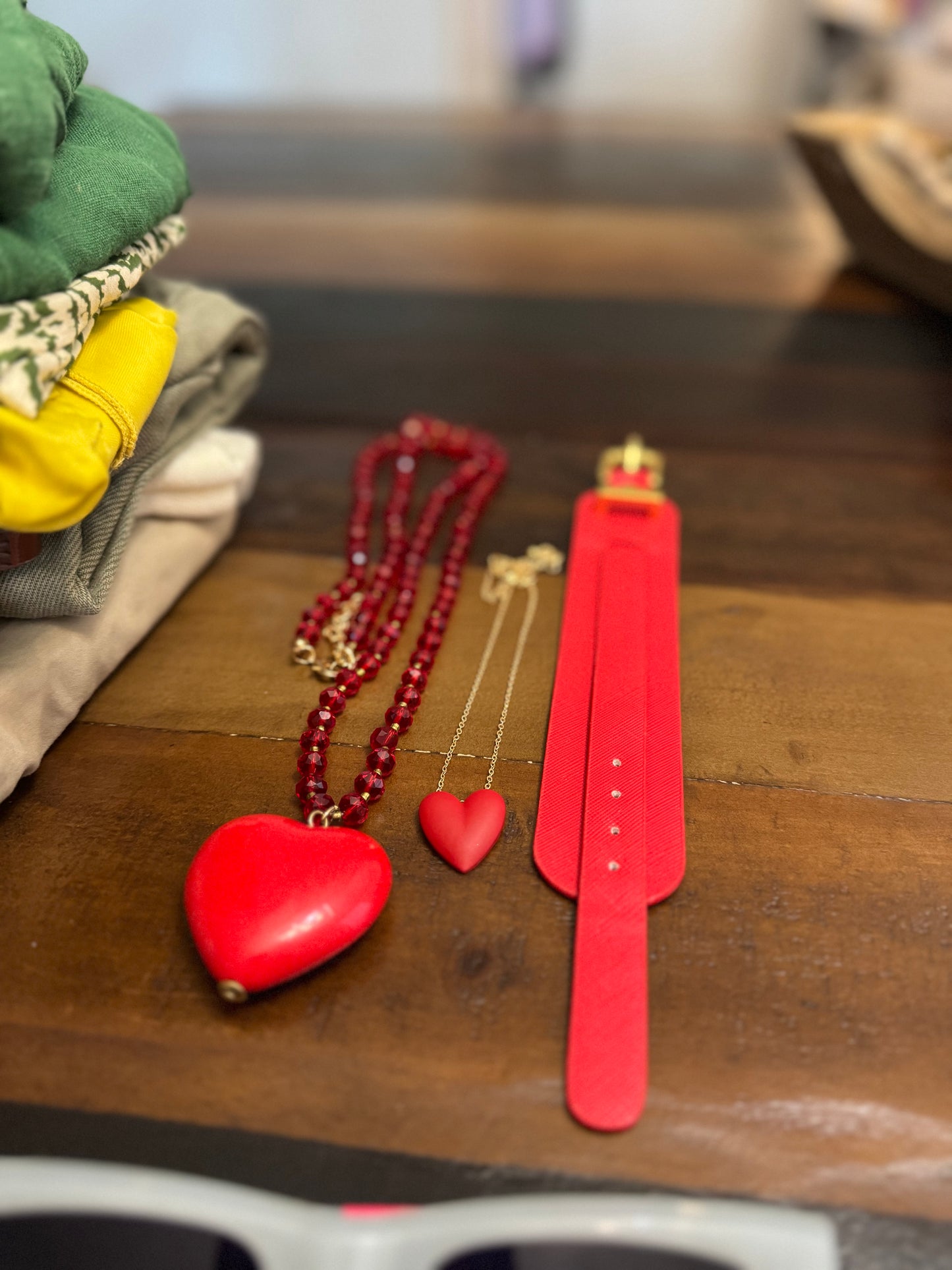 🌱✨ Verde Esencial: prendas frescas y accesorios vibrantes que multiplican tu estilo hasta en 10 looks distintos ✨