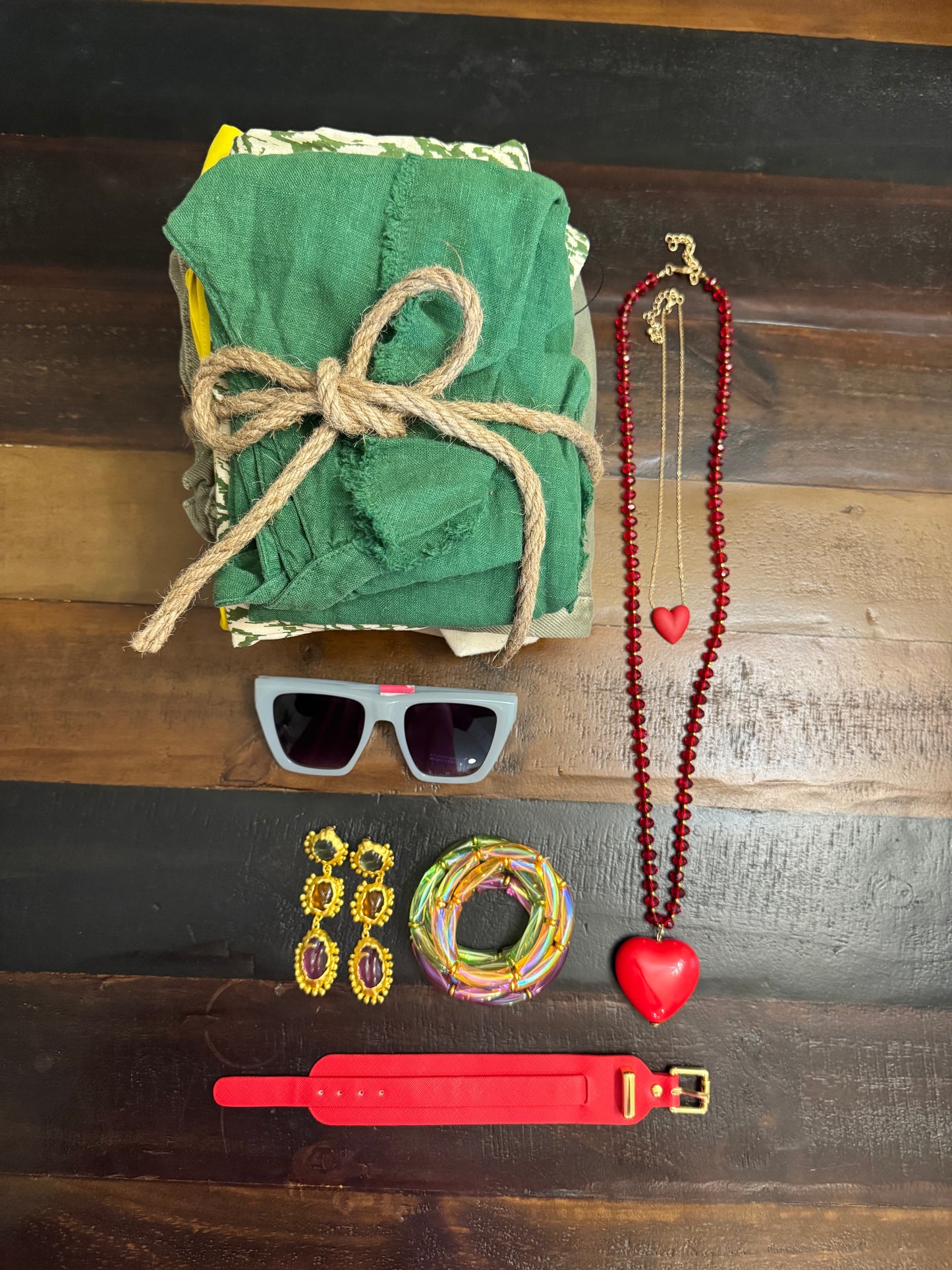 🌱✨ Verde Esencial: prendas frescas y accesorios vibrantes que multiplican tu estilo hasta en 10 looks distintos ✨